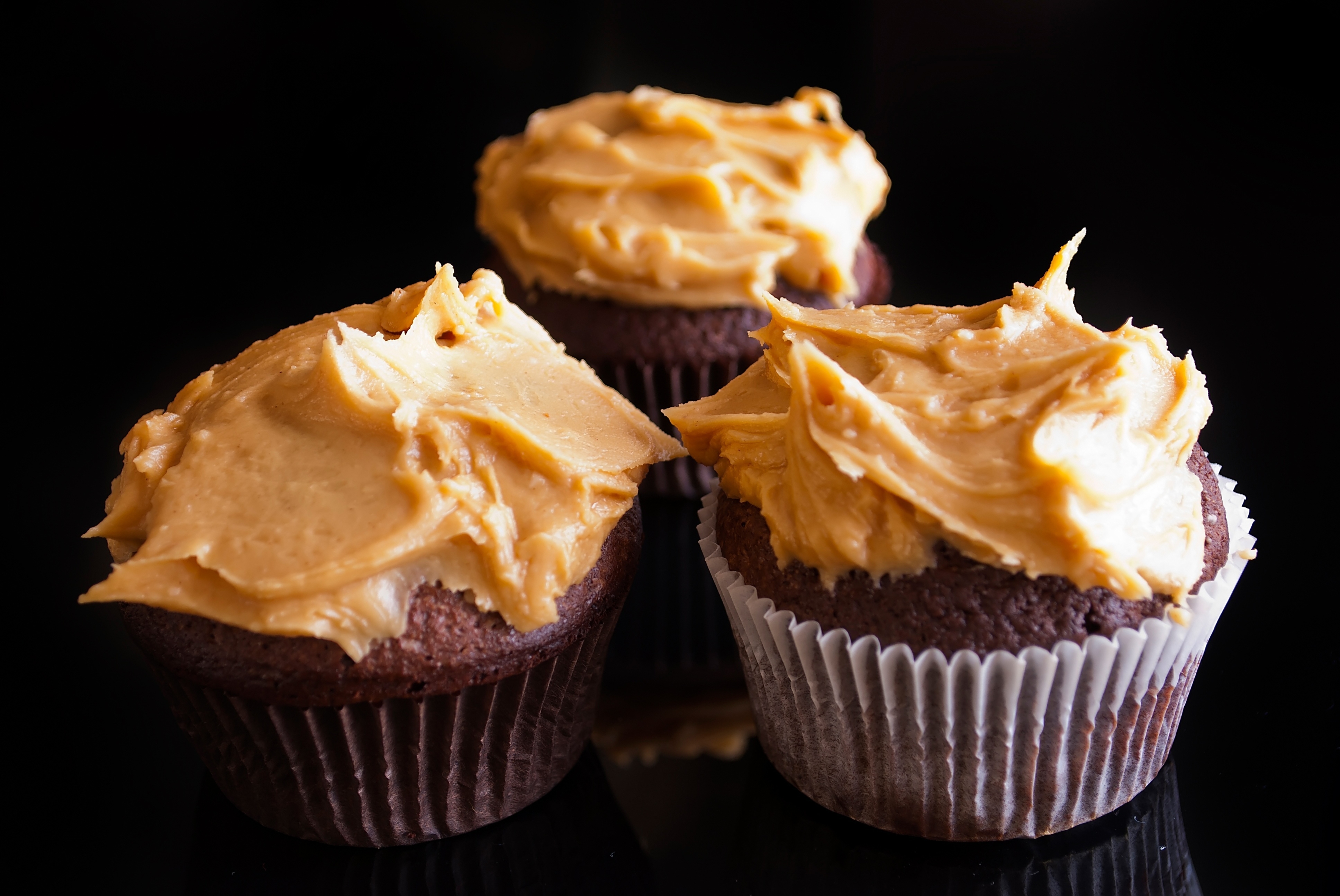 chocolate_peanut_butter_cupcake_RF